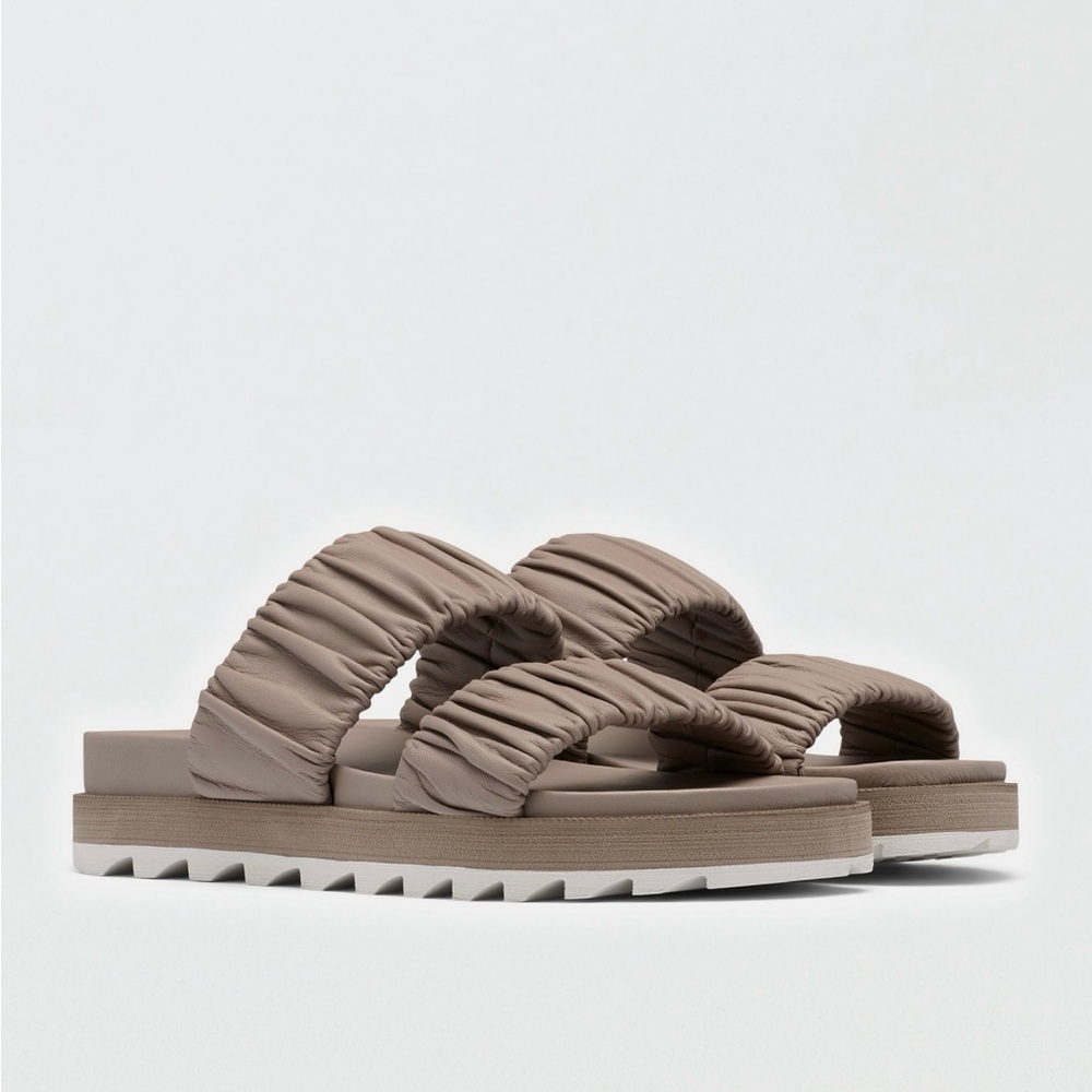 SOREL Roaming Two Strap Sandals. size 9 *worn once*